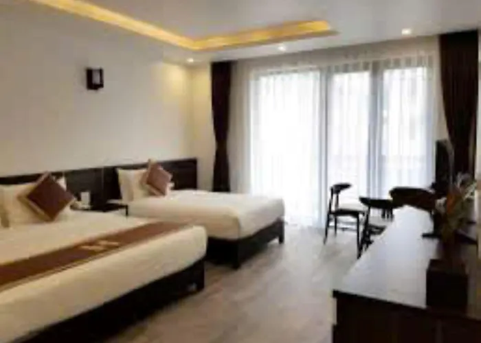 Khách sạn Helen 3*