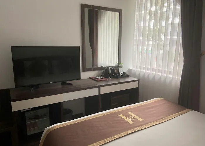 Khách sạn Helen Hạ Long