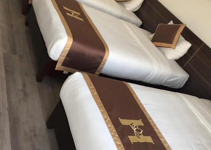 Khách sạn Helen Hạ Long